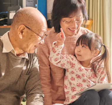 child with her grandparents